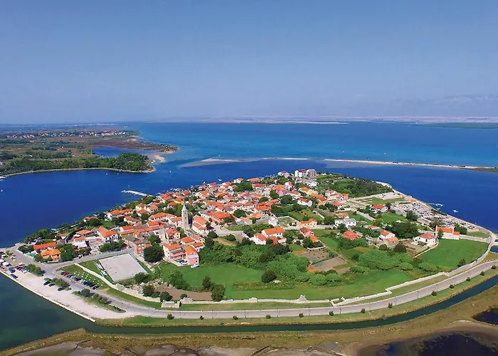 2 Bedroom Cozy In Врси