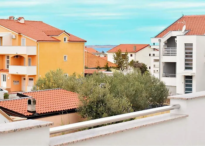 2 Bedroom Cozy In Apartament Vrsi