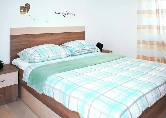 2 Bedroom Cozy In Apartmán