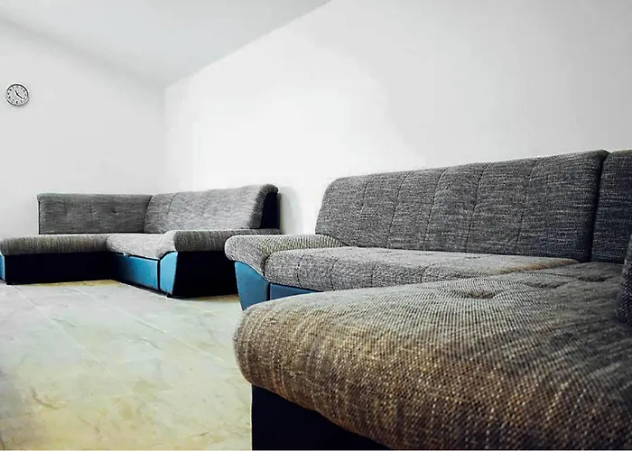 Apartamento 2 Bedroom Cozy In *